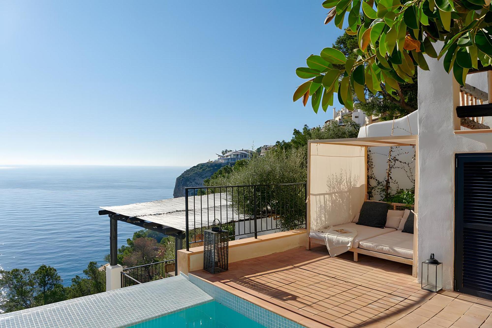 Mallorquin Oasis, In Port * Andratx